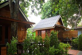 Poohbar Resort & Lotusdive