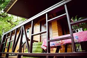 Poohbar Resort & Lotusdive