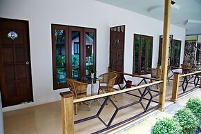 Poohbar Resort & Lotusdive