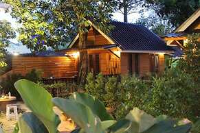 Poohbar Resort & Lotusdive