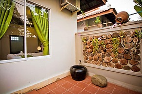 Ravorn Villa Boutique