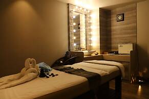 Efcee Sarovar Premiere Bhavnagar