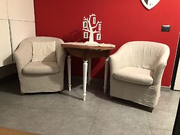 Appartamento Vista Lago Red & Grey