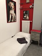 Appartamento Vista Lago Red & Grey