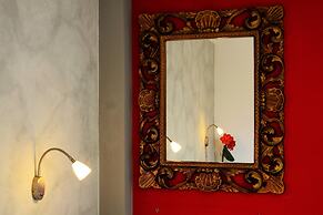 Appartamento Vista Lago Red & Grey