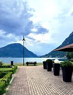 Appartamento Vista Lago Red & Grey