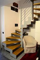 Appartamento Vista Lago Red & Grey