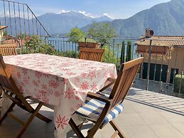 Appartamento Vista Lago Red & Grey