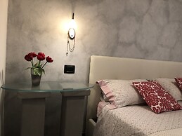 Appartamento Vista Lago Red & Grey