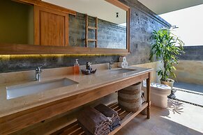 Sumberkima Hill Private Villa Retreat