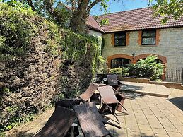 Walnut Tree Hotel