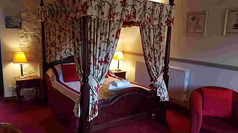 Walnut Tree Hotel