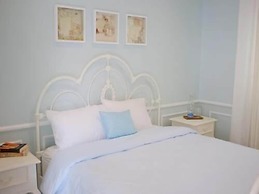 Cottonwood Bed & Breakfast House