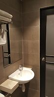 9 Square Hotel - Sri Kembangan