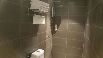 9 Square Hotel - Sri Kembangan