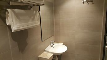 9 Square Hotel - Sri Kembangan