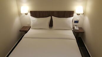 9 Square Hotel - Sri Kembangan