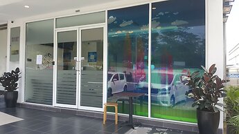 9 Square Hotel - Sri Kembangan