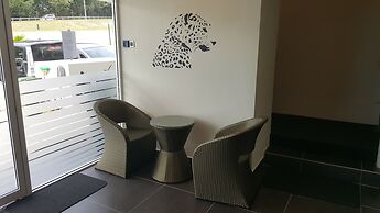 9 Square Hotel - Sri Kembangan