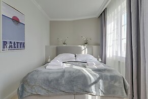 Grand Apartments