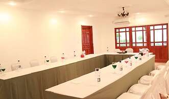 Sunset Junction Lodges & Tours