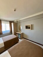 Gold Hotel