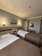 Gold Hotel