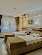Gold Hotel