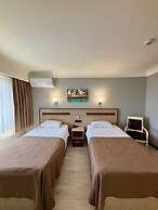 Gold Hotel