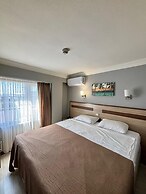 Gold Hotel