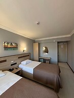 Gold Hotel