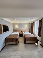 Gold Hotel