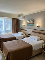 Gold Hotel