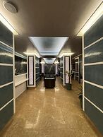 Gold Hotel