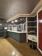 Gold Hotel