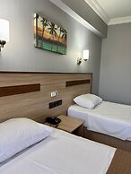 Gold Hotel