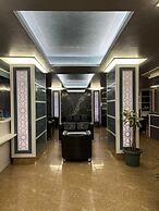 Gold Hotel