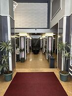 Gold Hotel