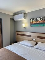 Gold Hotel