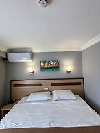 Gold Hotel