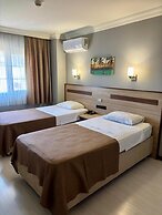 Gold Hotel