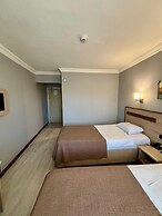 Gold Hotel