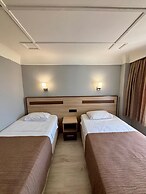 Gold Hotel