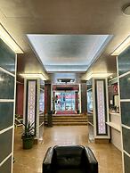 Gold Hotel