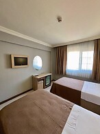 Gold Hotel
