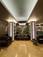 Gold Hotel