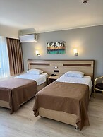 Gold Hotel