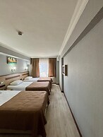 Gold Hotel