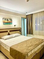 Gold Hotel