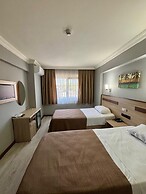 Gold Hotel